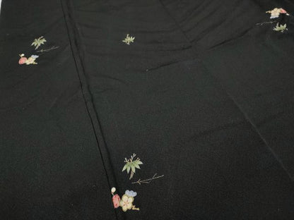 平和屋着物●上質な小紋　笹　枝梅　こぼれ松葉　黒地　金彩　正絹　逸品　CABD0111ut