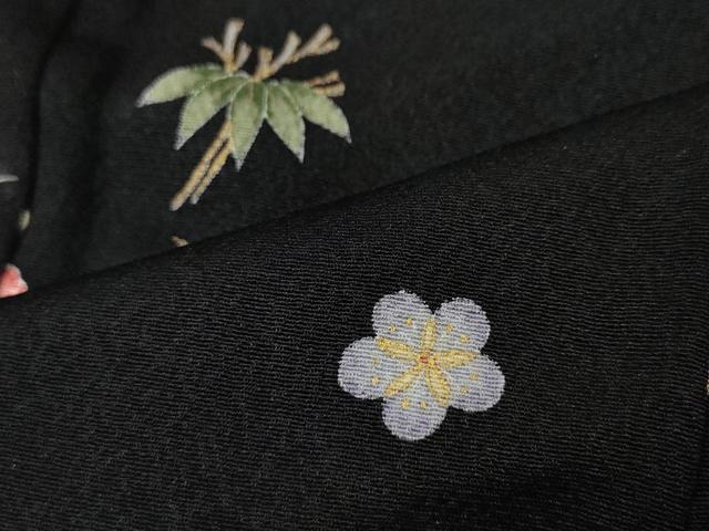 平和屋着物●上質な小紋　笹　枝梅　こぼれ松葉　黒地　金彩　正絹　逸品　CABD0111ut