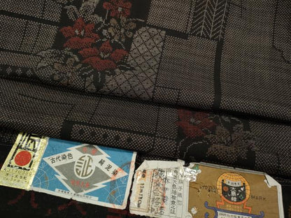 平和屋着物●本場大島紬　9マルキ　泥染め　色紙重ね花文　証紙付き　正絹　逸品　CABD0124ut