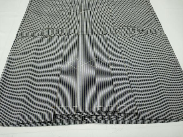 平和屋着物●男性　精巧昆龍平　馬乗り袴　縞　反端付き　正絹　逸品　未使用　CABD0145ut