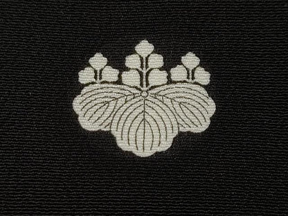 平和屋着物●京友禅の第一人者　松井青々　黒留袖　駒刺繍　草花文　暈し染め　金彩　正絹　逸品　CABD0175ut