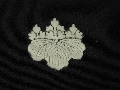 平和屋着物●豪華黒留袖　駒刺繍　花菱文　金彩　正絹　逸品　CABD0193ut