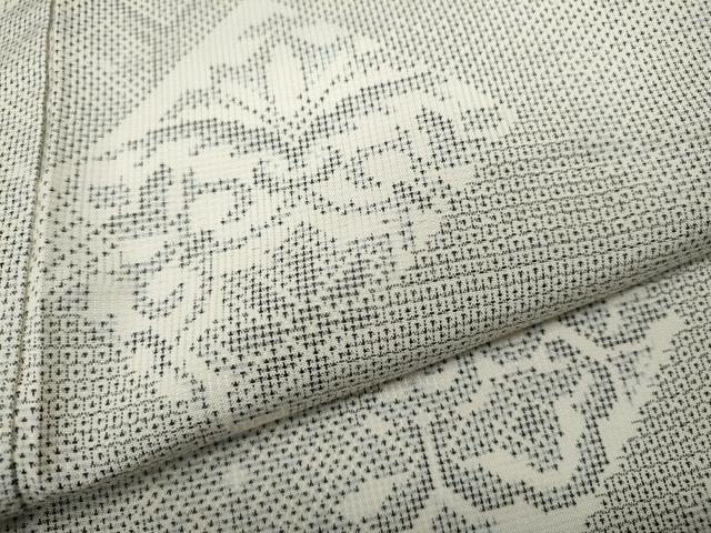 平和屋着物●本場大島紬　白大島　120亀甲　菱吉祥文　正絹　逸品　CABD0248ut