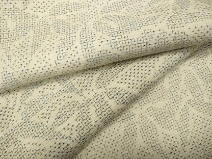 平和屋着物●本場結城紬　重要無形文化財　80亀甲　舞葉文　正絹　逸品　CABD0256ut