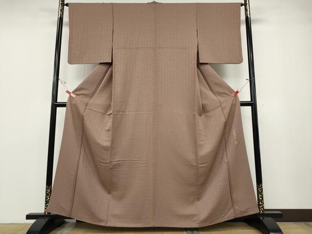 平和屋着物●世界的友禅作家　千地泰弘　色無地　千地天女　市松吉祥地紋　煎茶色　正絹　逸品　CABD0391ut