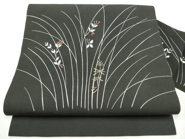 平和屋着物●塩瀬 九寸名古屋帯 草花文 黒地 金糸 正絹 逸品 CABD0421hy