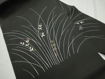 平和屋着物●塩瀬 九寸名古屋帯 草花文 黒地 金糸 正絹 逸品 CABD0421hy