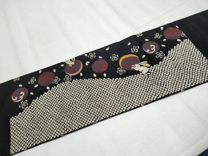 平和屋着物●九寸名古屋帯 跳兎 舞桜丸文 黒地 正絹 逸品 CABD0446hy
