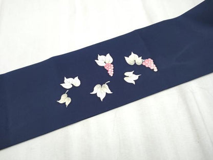 平和屋着物●塩瀬　九寸名古屋帯　手描き　休み鳥葡萄蔦の葉文　正絹　逸品　CABD0782hy