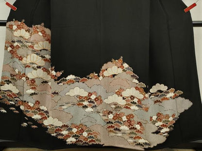 平和屋着物■豪華黒留袖　駒刺繍　松梅文　金彩　正絹　逸品　CABD0942ze