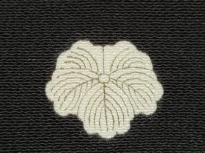 平和屋着物■豪華黒留袖　駒刺繍　松梅文　金彩　正絹　逸品　CABD0942ze