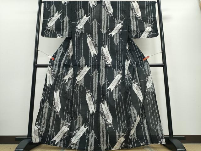 平和屋着物∴夏物 浴衣 矢羽根花火 黒地 綿 逸品 未使用 CABD2419ng