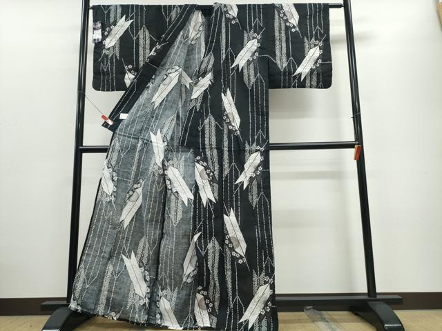 平和屋着物∴夏物 浴衣 矢羽根花火 黒地 綿 逸品 未使用 CABD2419ng