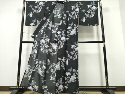 平和屋着物∴夏物　浴衣・小紋兼用　紅梅　枝菊舞蝶文　黒地　洗える着物　CABD2534ng