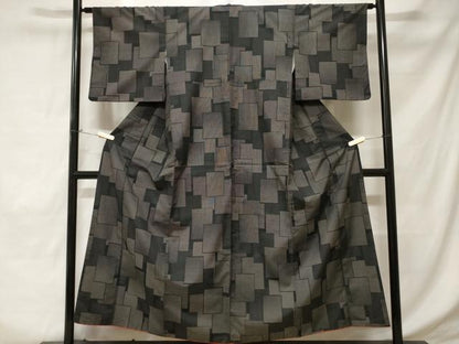 平和屋着物■上質な紬 色紙重ね文 黒地 正絹 逸品 CABD3554ev
