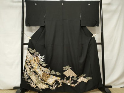 平和屋着物■豪華黒留袖　駒刺繍　鼓雪輪草花文　金彩　正絹　逸品　CABD3659ev