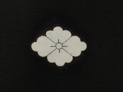 平和屋着物■豪華黒留袖　作家物　駒刺繍　飛鶴扇面松竹梅　金彩　正絹　逸品　CABD3863ev