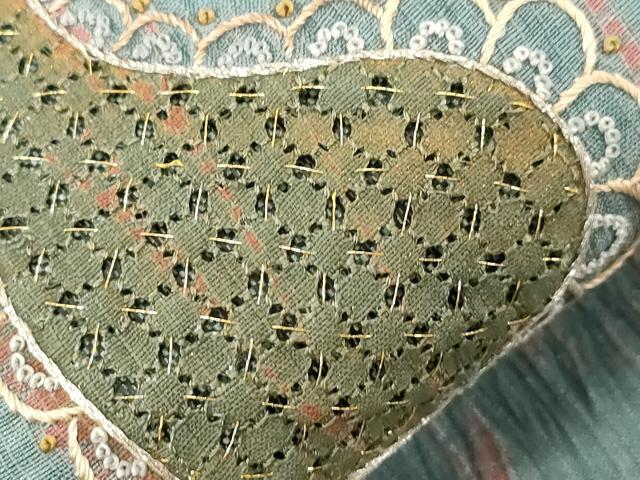 平和屋着物●中国三大刺繍　スワトウ刺繍　相良刺繍　袋帯　紬地　杢目絞り　ペイズリー柄　金糸　正絹　逸品　CABD4124dy