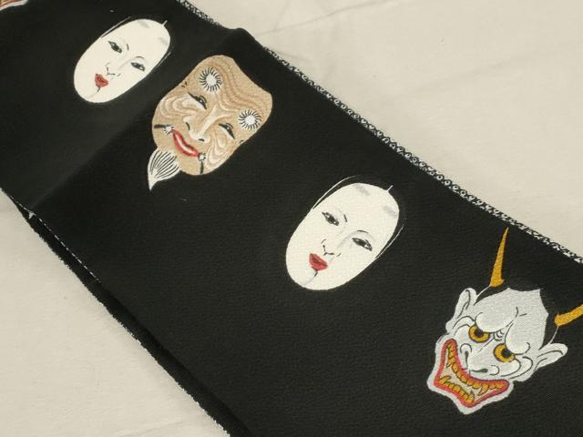 平和屋着物●半幅帯　手描き　能面　黒地　鬼しぼ縮緬　正絹　逸品　未使用　CABD4230dy