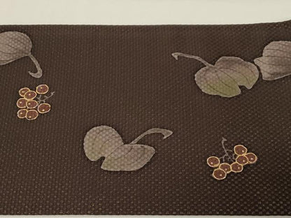 平和屋着物●九寸名古屋帯　作家物　葡萄蔦の葉文　金通し地　金彩　正絹　逸品　CABD4352dy
