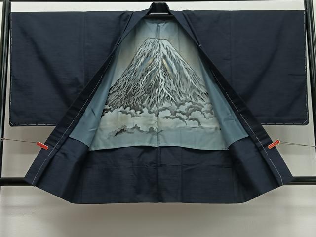 平和屋着物∞男性　羽織　紬地　鉄紺色　羽裏：横山大観　富士　正絹　逸品　未使用　CABD4410ua