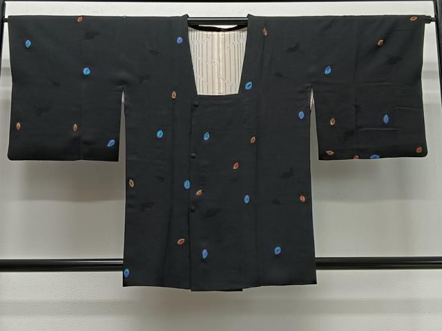 平和屋着物∞道行コート　舞葉文　黒地　正絹　逸品　CABD4597ua