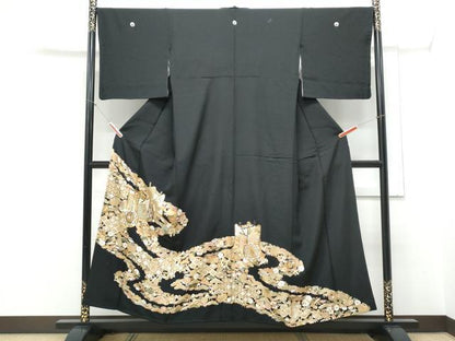 平和屋着物■豪華黒留袖　駒刺繍　御所車宝尽くし花文　金彩　正絹　逸品　CABD5408th