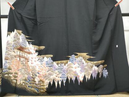 平和屋着物■豪華黒留袖　作家物　駒刺繍　風景文　金彩　ロング丈　正絹　逸品　CABD5415th