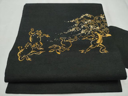 平和屋着物●九寸名古屋帯　紬地　総刺繍　鳥獣戯画　黒地　正絹　逸品　CABD5877hy