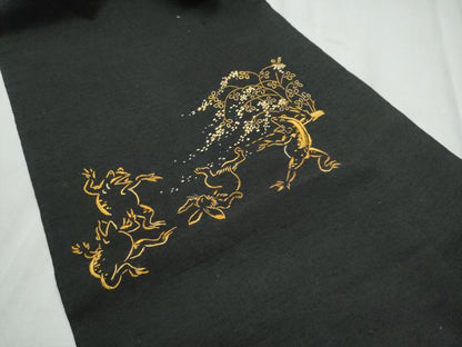 平和屋着物●九寸名古屋帯　紬地　総刺繍　鳥獣戯画　黒地　正絹　逸品　CABD5877hy