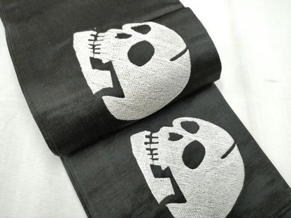 平和屋着物●半幅帯　総刺繍　ガイコツ　骸骨　黒地　正絹　逸品　CABD5937hy