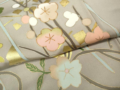 平和屋着物●京友禅作家　米沢新之助　色留袖　駒刺繍　枝花文　金彩　正絹　逸品　CABD7231ut