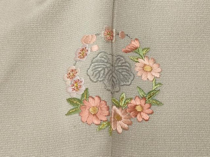 平和屋着物●京友禅作家　米沢新之助　色留袖　駒刺繍　枝花文　金彩　正絹　逸品　CABD7231ut