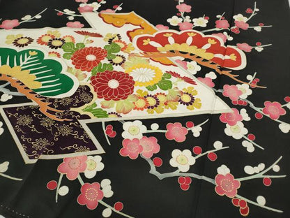 平和屋着物●アンティーク　大正ロマン　黒留袖　駒刺繍　松皮菱御所車花文　金彩　正絹　逸品　CABD7276ut