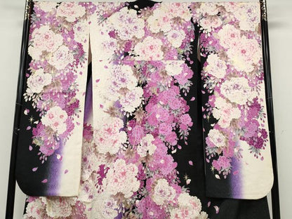 平和屋着物●豪華振袖　刺繍　舞花文　暈し染め　黒地　金彩　正絹　逸品　CABD7295ut