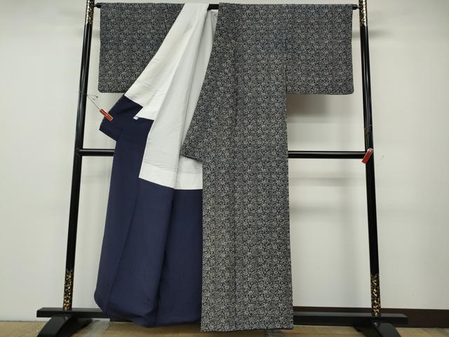 平和屋着物●藍造り国選定無形文化財　藍師・佐藤昭人　小紋　吉祥花文　正絹　逸品　CABD7332ut