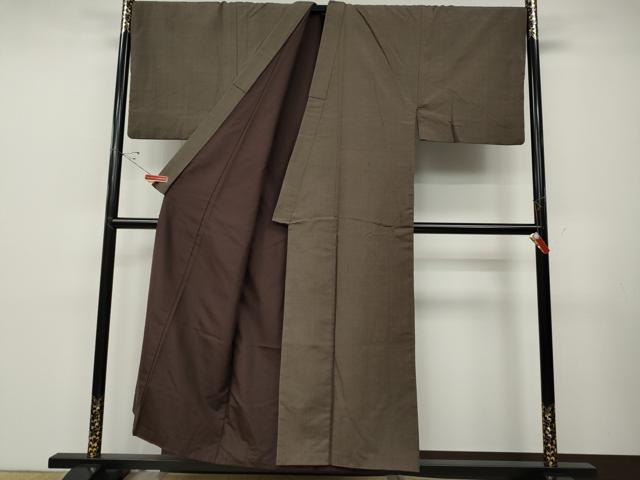 平和屋着物●男性　紬　羽織セット　着物：銀煤竹色　羽織：胡桃染色　キングサイズ　正絹　逸品　CABD7447ut