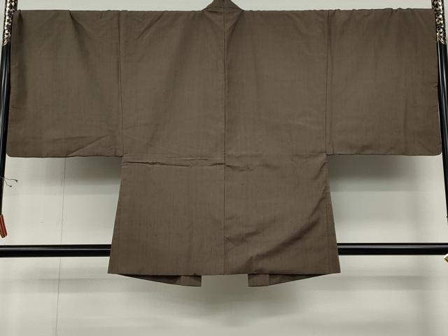 平和屋着物●男性　紬　羽織セット　着物：銀煤竹色　羽織：胡桃染色　キングサイズ　正絹　逸品　CABD7447ut