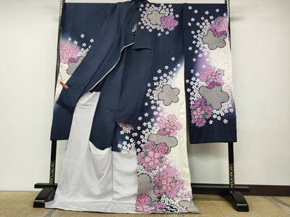 平和屋着物●十日町　名門　滝泰謹製　振袖　絞り　舞花文　暈し染め　銀通し地　仮絵羽　逸品　未使用　CABD7463ut