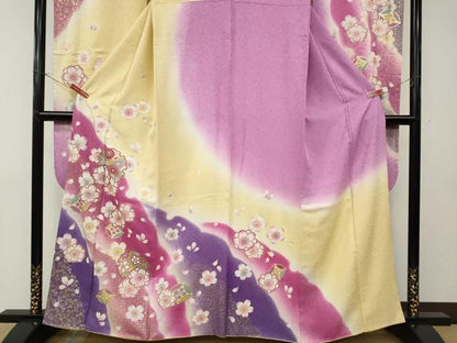 平和屋着物●豪華振袖　雪輪舞桜文　暈し染め　金彩　鈴乃屋扱い　正絹　逸品　CABD7498ut