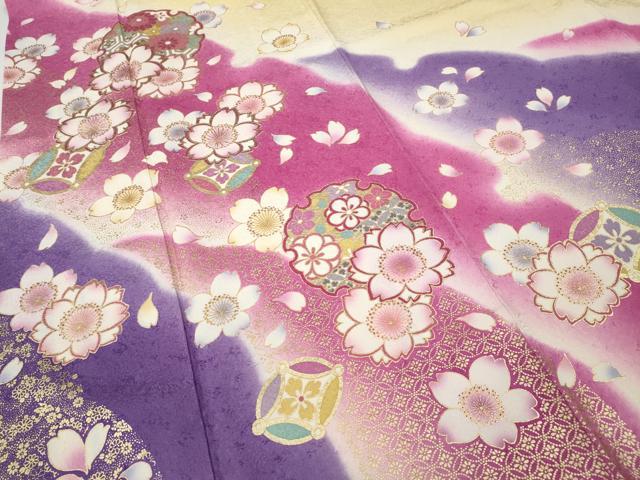 平和屋着物●豪華振袖　雪輪舞桜文　暈し染め　金彩　鈴乃屋扱い　正絹　逸品　CABD7498ut