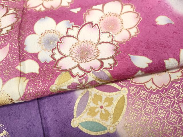 平和屋着物●豪華振袖　雪輪舞桜文　暈し染め　金彩　鈴乃屋扱い　正絹　逸品　CABD7498ut