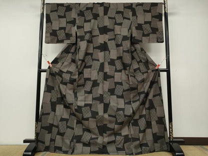 平和屋着物●本場大島紬　9マルキ　吉祥色紙重ね文　ロング丈　正絹　逸品　未使用　CABD7518ut