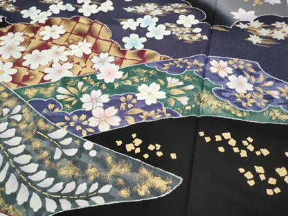 平和屋着物●豪華振袖　雲重ね熨斗舞花文　暈し染め　黒地　金彩　やまと誂製　正絹　逸品　CABD7554ut