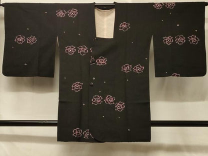 平和屋着物＃道行コート　ろうけつ染め　舞花文　黒地　正絹　逸品　CABD7673in