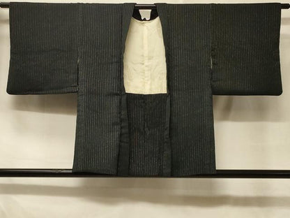平和屋着物＃羽織　縞　黒地　銀糸　正絹　逸品　CABD7738in