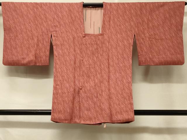 平和屋着物＃道行コート 幾何学地紋 浅緋色 正絹 逸品 CABD7754in