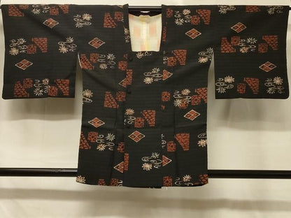 平和屋着物＃道行コート　ろうけつ染め　流水花菱文　黒地　正絹　逸品　CABD7807in