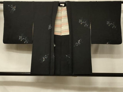 平和屋着物＃羽織　枝花文　黒地　銀糸　正絹　逸品　CABD7859in