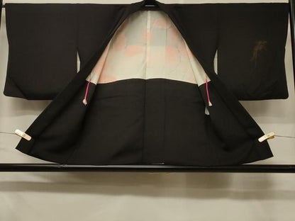 平和屋着物＃羽織　貝桶鬘帯花文　黒地　金彩　正絹　逸品　CABD7922in
